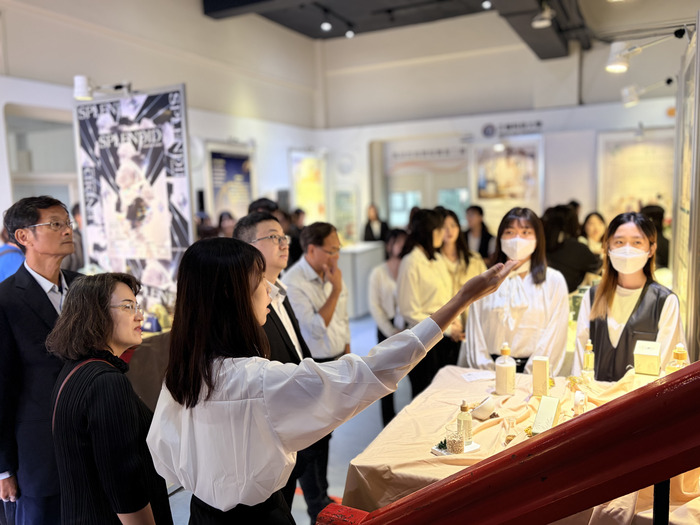 114學年度妝品組靜態畢展圖片