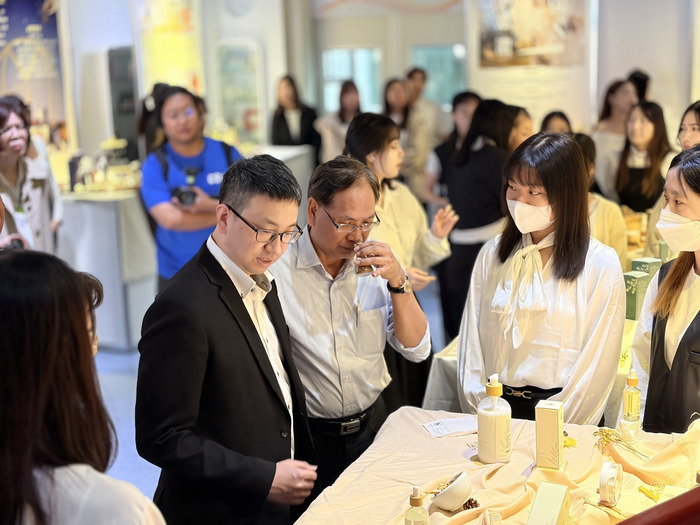 114學年度妝品組靜態畢展圖片