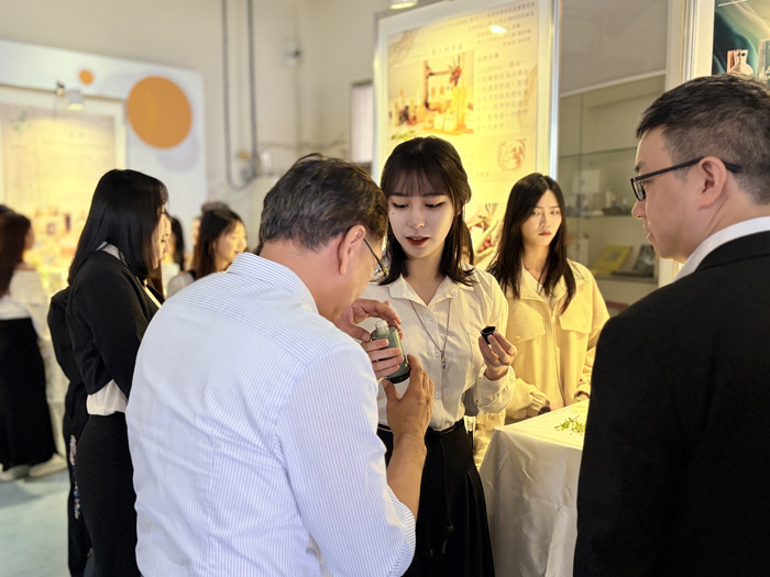 114學年度妝品組靜態畢展圖片