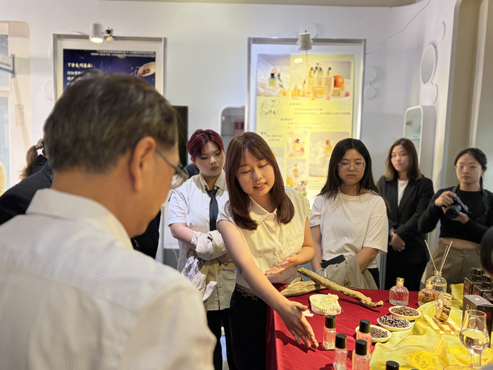 114學年度妝品組靜態畢展圖片