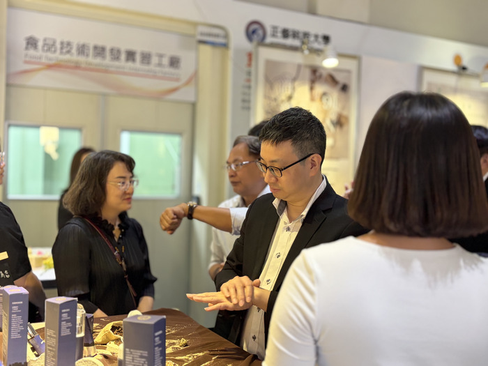 114學年度妝品組靜態畢展圖片