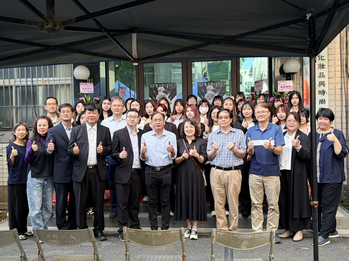 114學年度妝品組靜態畢展圖片