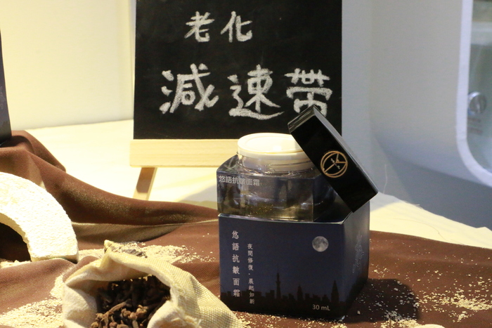 114學年度妝品組靜態畢展圖片