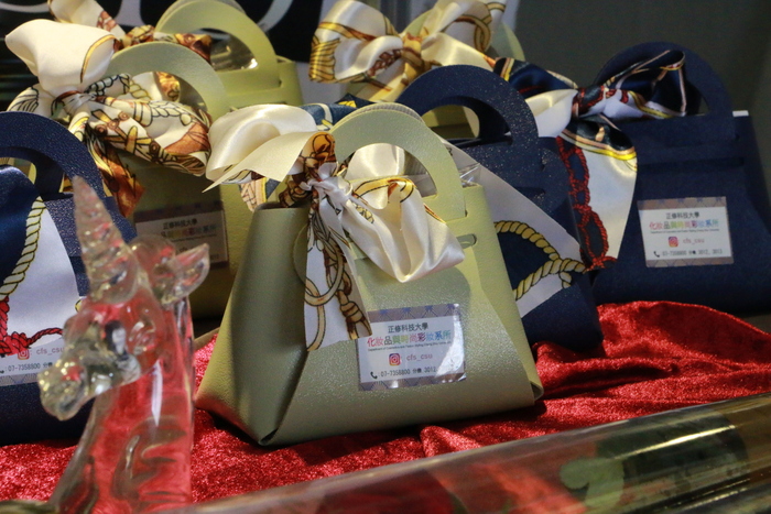 114學年度妝品組靜態畢展圖片