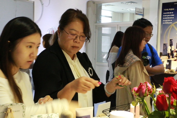 114學年度妝品組靜態畢展圖片