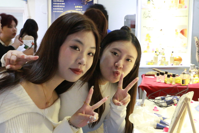 114學年度妝品組靜態畢展圖片