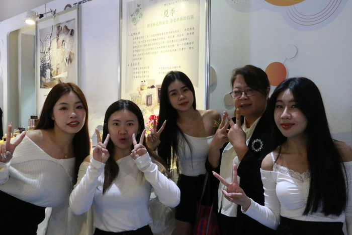 114學年度妝品組靜態畢展圖片