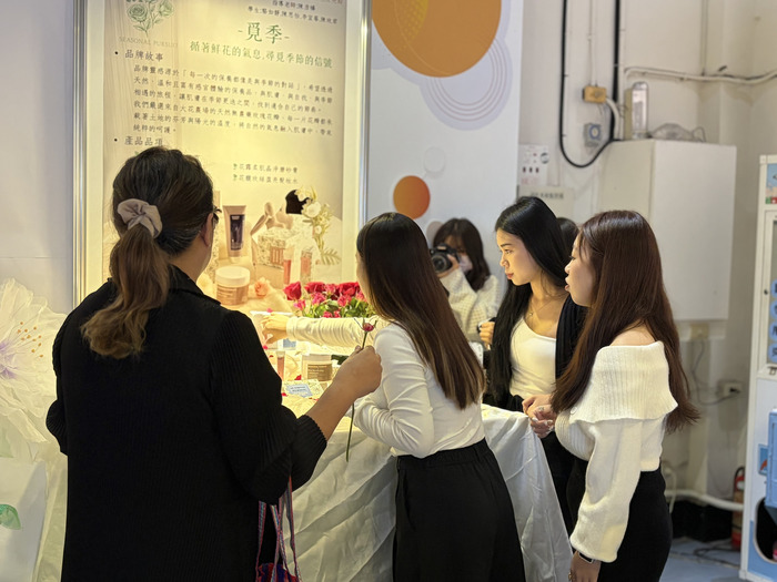 114學年度妝品組靜態畢展圖片