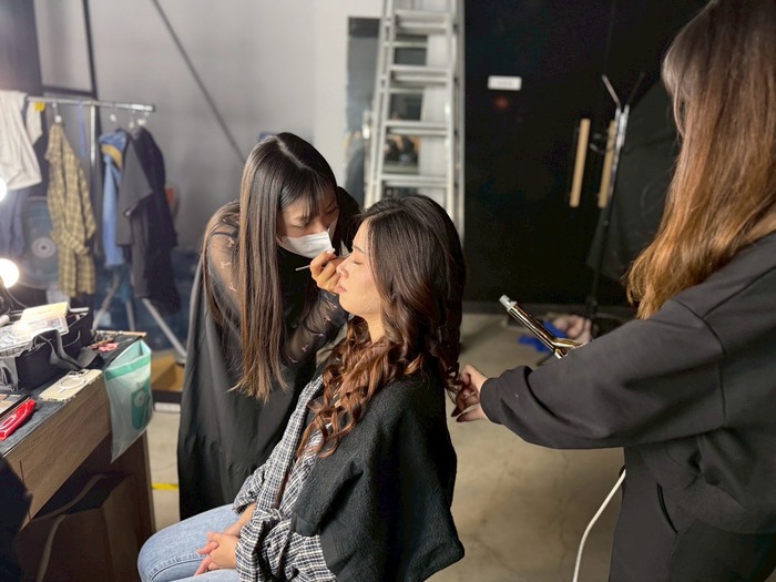 橄欖葉劇團《紅眼睛》造型梳化圖片