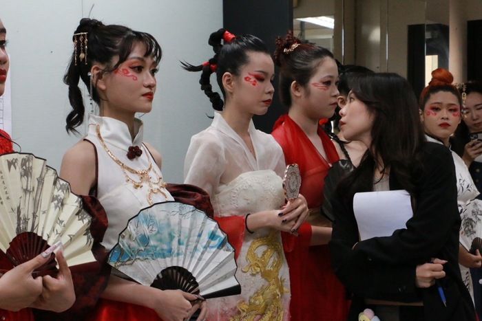 114學年度妝彩週《序‧花甲》圖片