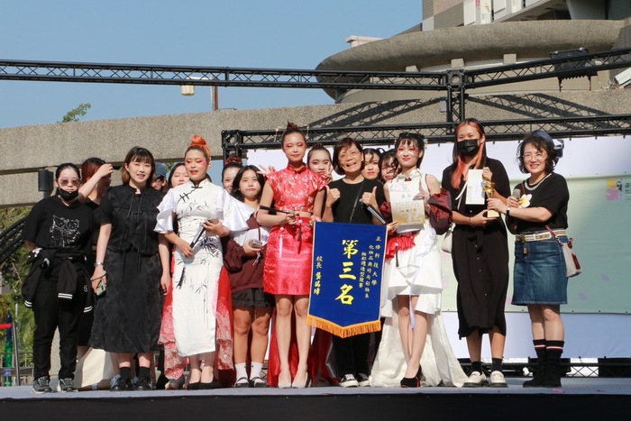 114學年度妝彩週《序‧花甲》圖片