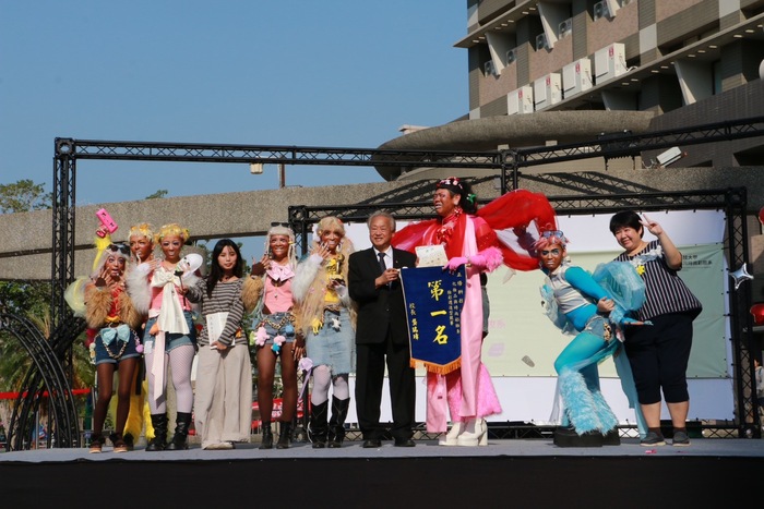 114學年度妝彩週《序‧花甲》圖片