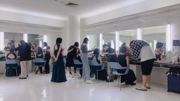 <歡慶.感恩>無與倫比女聲合唱音樂會造型梳化圖片