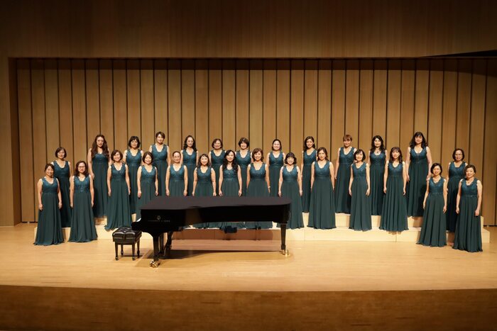 <歡慶.感恩>無與倫比女聲合唱音樂會造型梳化圖片