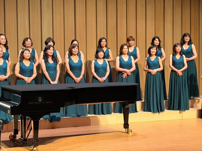 <歡慶.感恩>無與倫比女聲合唱音樂會造型梳化圖片